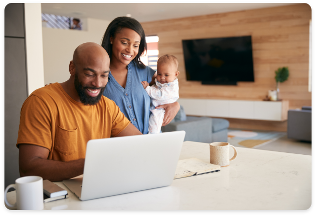 familia que busca cambiar el servicio de Internet con WOW!